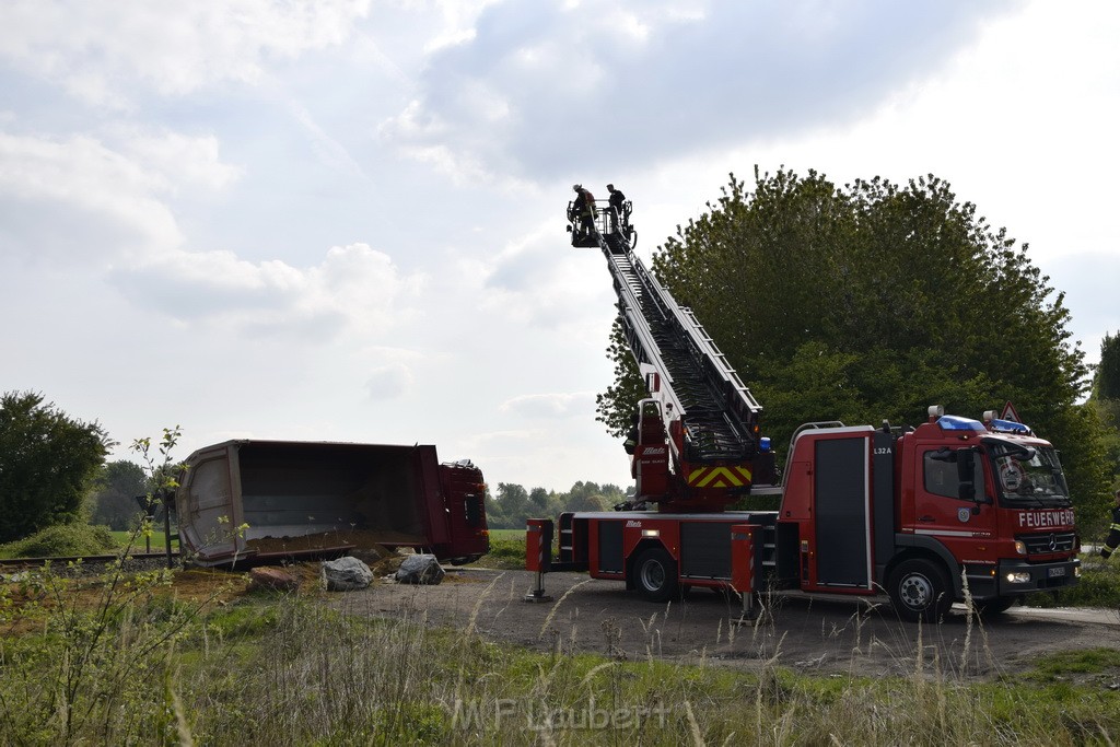 Schwerer VU LKW Zug Bergheim Kenten Koelnerstr P322.JPG - Miklos Laubert